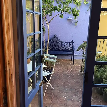 Carlota Guesthouse